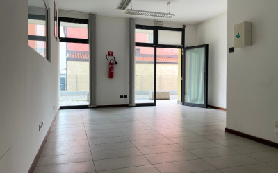Locale commerciale al piano terra di 65 mq ca a Peseggia, Scorzé